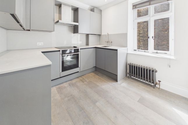 42  Flat 2, Monmouth Street, London photo 3