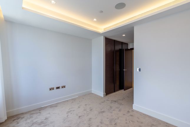 Flat for sale in Albert Embankment, Lambeth