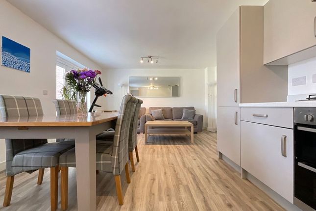 3 Fox Way, Scarborough photo 4