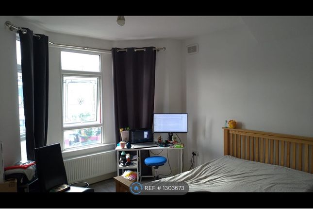Thumbnail Room to rent in Chesterfield Gardens, London