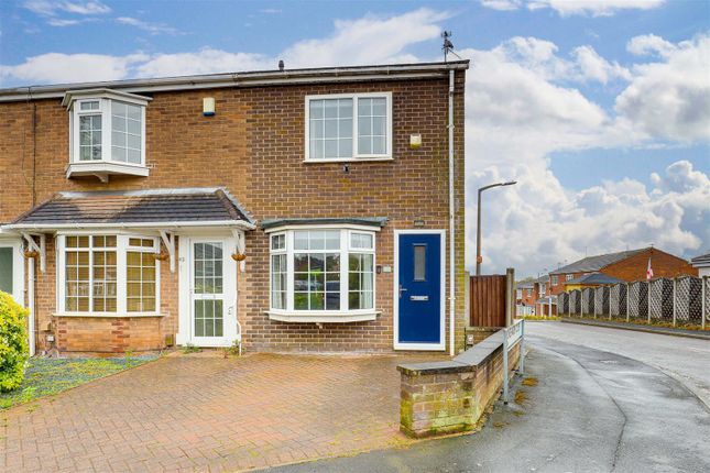 Thumbnail Town house for sale in Gleneagles Drive, Arnold, Nottinghamshire