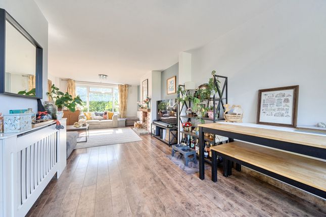 112, Lynton Road, Chesham photo 4