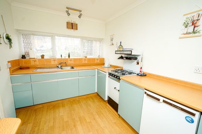 53, Bideford Green, Leighton Buzzard photo 3