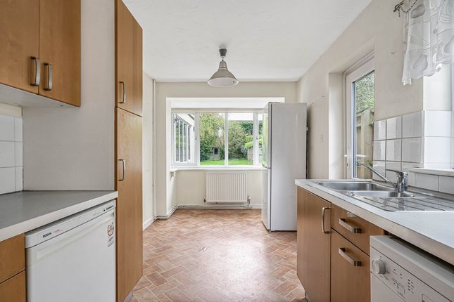 93a, The Moors, Kidlington photo 4