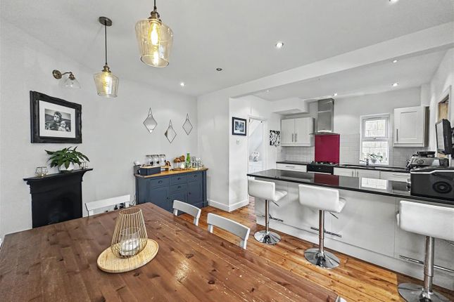 233, Bailbrook Lane, Bath photo 3