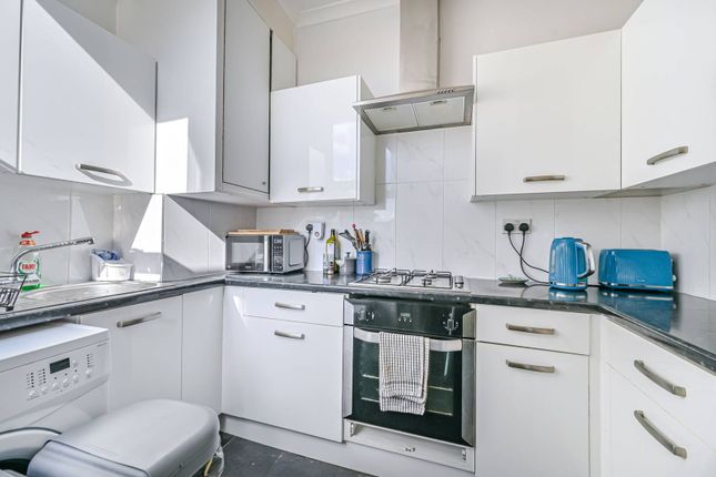 Flat for sale in Cowick Road, Tooting, London