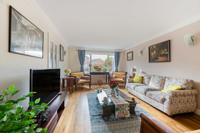 20, Poplar Drive, Southampton photo 4