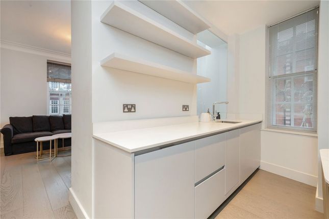 Flat 11, Basildon Court, 28, Devonshire Street, London photo 4