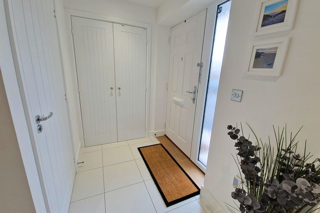 24, LLYS PENFRO, PORTHCAWL photo 3