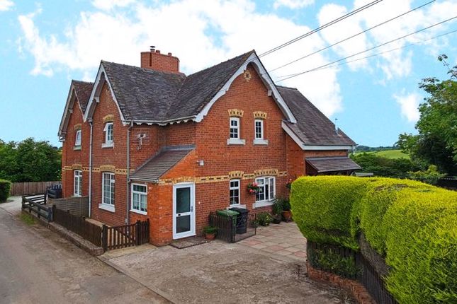 Thumbnail Cottage for sale in Stoke Lacy, Herefordshire