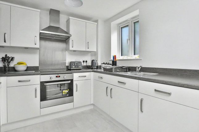 27, Whitstable Mews, West Yorkshire photo 3