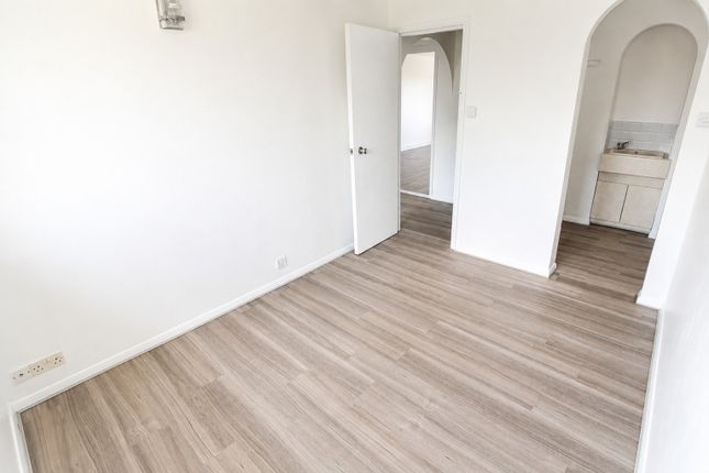 20, Grilse Close, London photo 5