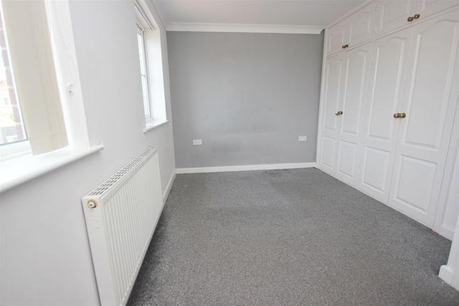 Town house for sale in Talbot Road, Wellingborough