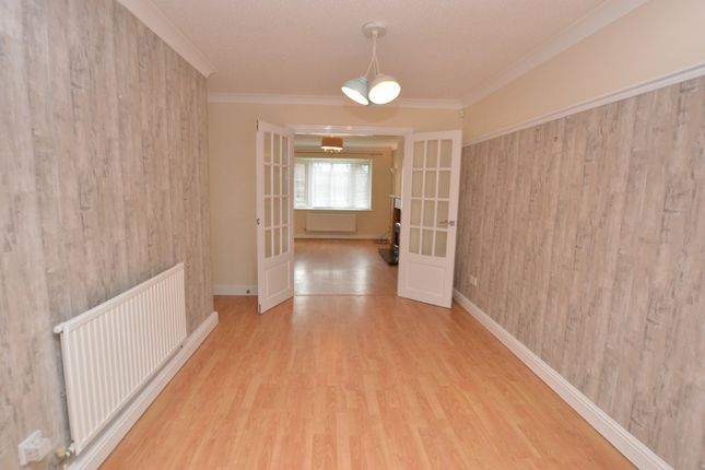 32, Regents View, Blackburn photo 3