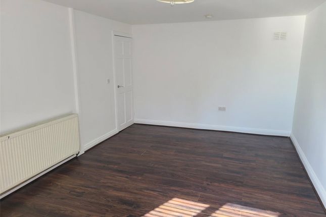 Flat B, 50, Thornhill Road, West Yorkshire photo 2