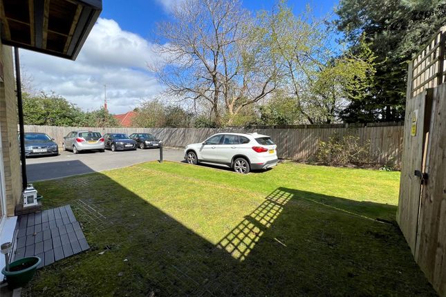 Flat 3 Brittany Court, Barnet photo 5