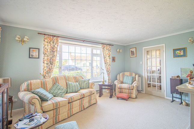 47 Avon Road, South Wootton, Norfolk photo 4