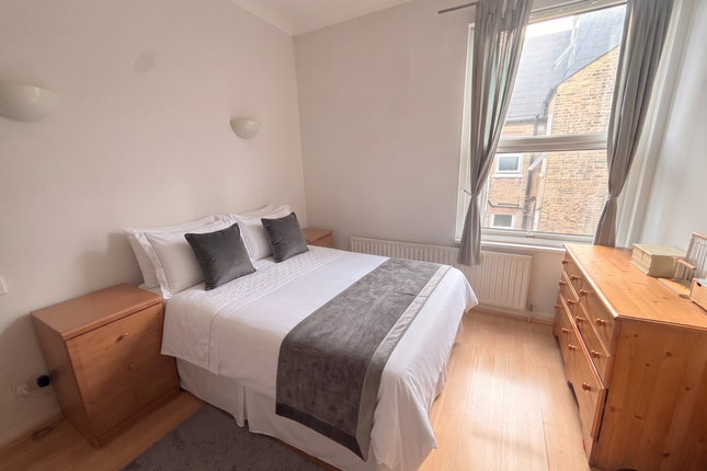 Flat 4 94-96,, Tooting Bec Road, London photo 3