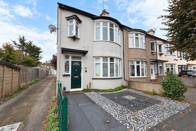 3-bed terraced on South Avenue, Essex, £325,000
