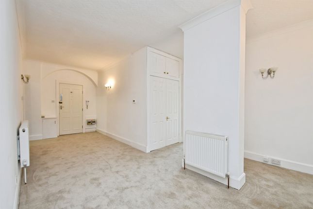 Flat 11, Stray Towers, Victoria Road, Harrogate photo 3