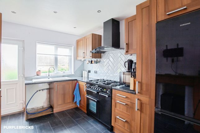 3, Intake Lane, Batley photo 3