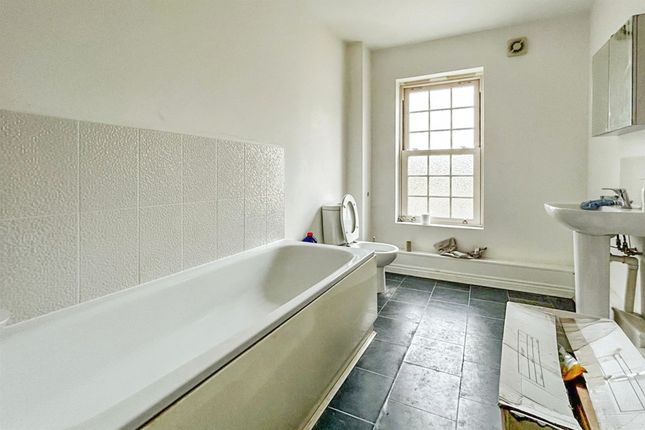 Flat for sale in Sergeant Street, Colchester