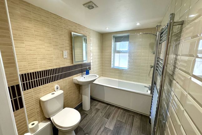 4 Bishops Place, Church Street, Highbridge photo 3