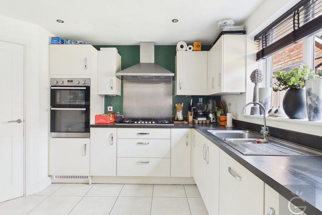 4, Fullbrook Avenue, Reading photo 4