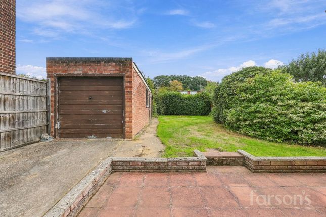 19 Woodland Close, Brentwood photo 4
