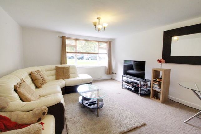 16, Lambs Close, Cuffley photo 4