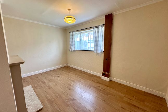 17, Buildwas Close, Walsall photo 4
