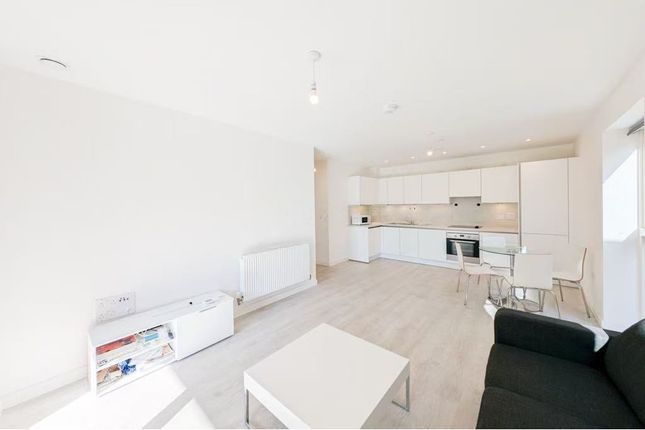 Flat 8, Tabbard Apartments, London photo 2