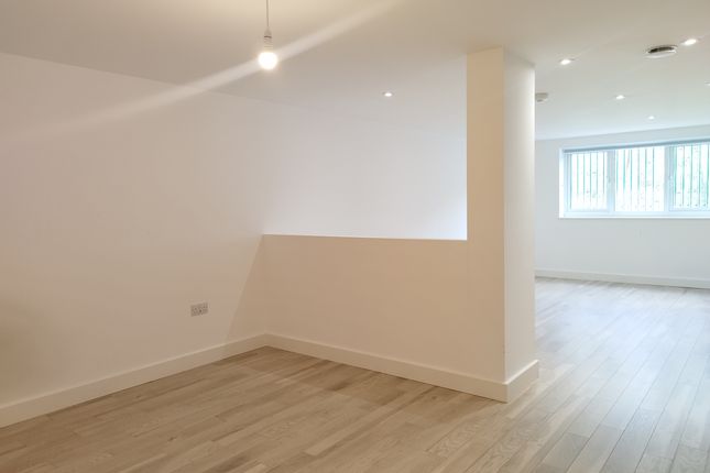 10 Ironbridge House, Windmill Lane, Hanwell photo 4