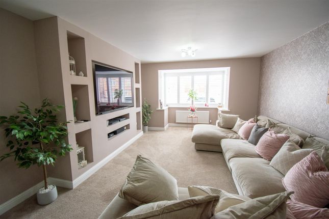 14, Belfry Way, Ripley photo 2