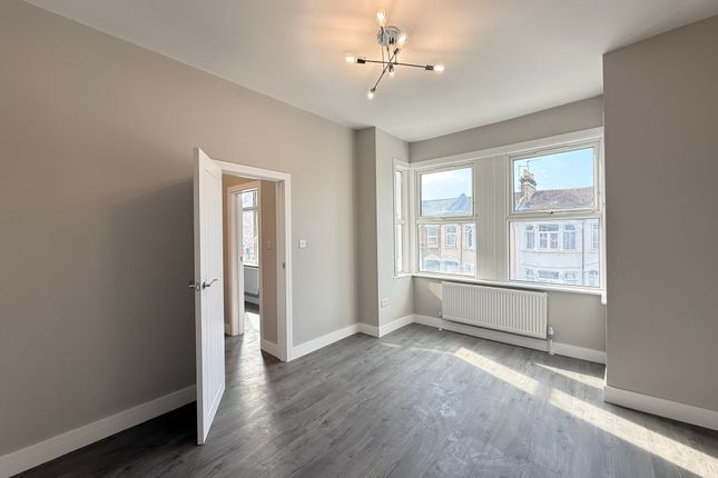 101B, Glenparke Road, London photo 5