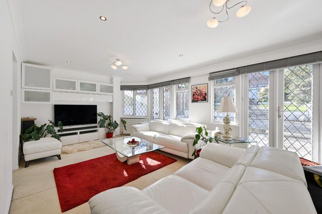 5, Burgh Wood, Banstead photo 3