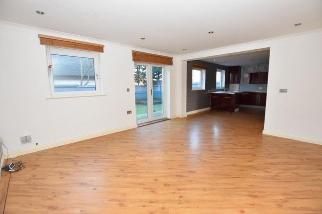 Flat for sale in Dickens Court, Brockhall Village