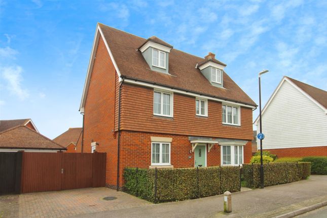 Thumbnail Detached house for sale in Bluebell Drive, Sittingbourne