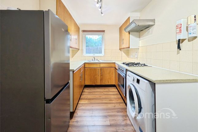 66, Beaconsfield Way, Reading photo 4
