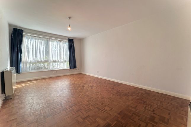 16, Upton Dene, Grange Road, Sutton photo 2