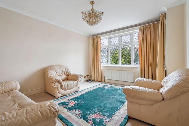5, Central Avenue, Pinner photo 2
