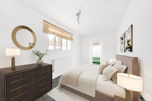 Flat for sale in Queen Mary Road, Crystal Palace, London