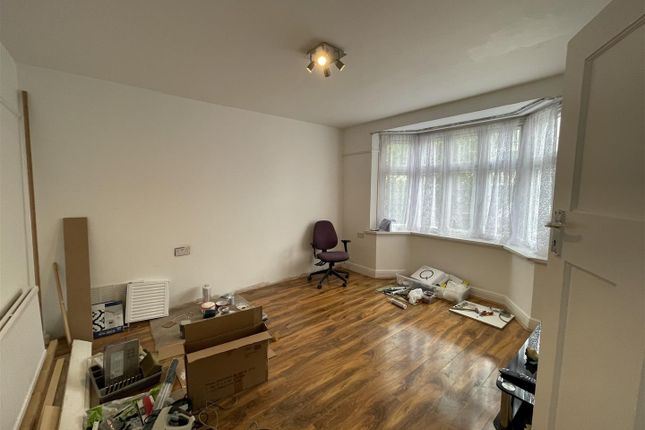 Lampton Avenue, Hounslow photo 3