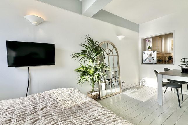 103, Marine Court, St. Leonards-On-Sea photo 2