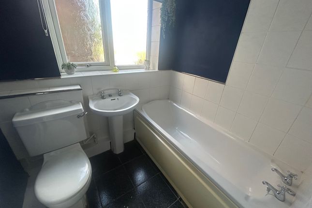5, Walsall photo 4