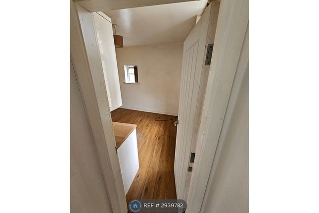 Bradford Road, Keighley photo 5