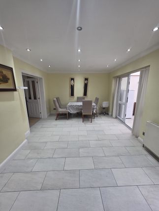18, Surrey Road, Dagenham photo 3