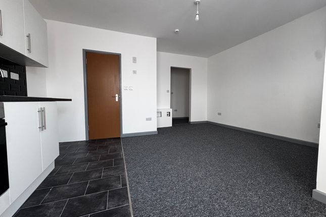 Flat 3, 98, Bitterne Road West, Southampton photo 2