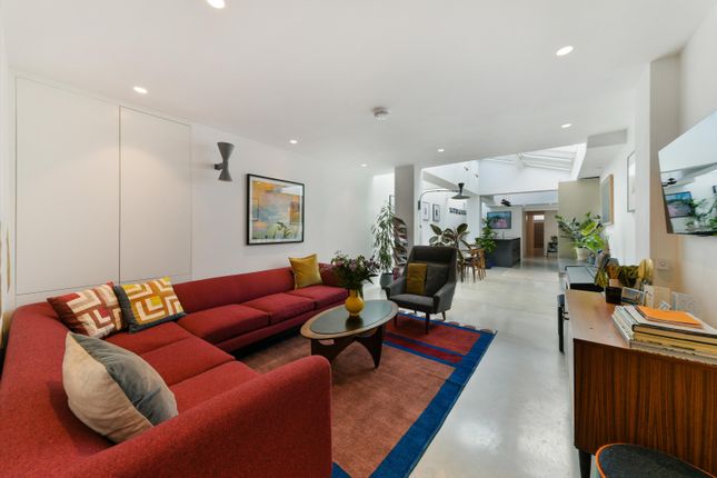 Thumbnail Terraced house to rent in Peary Place, London
