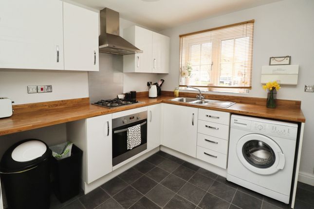 63, Milson Close, Lincoln photo 2